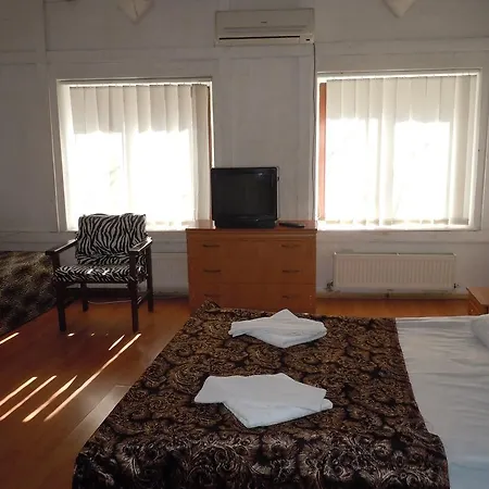 Zebra Apartments Готель *