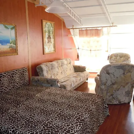 Готель Zebra Apartments