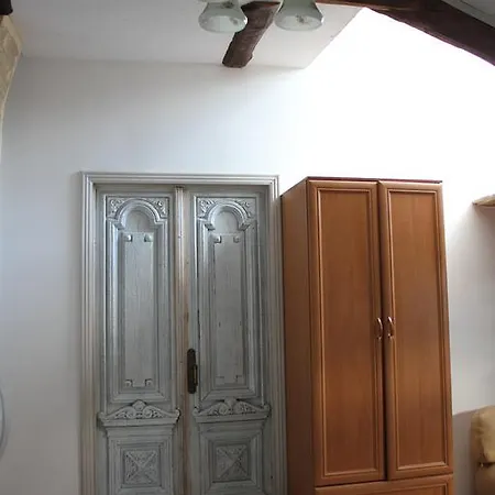 Zebra Apartments Готель *