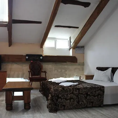 Готель Zebra Apartments *