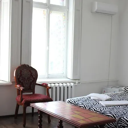 Zebra Apartments Готель *